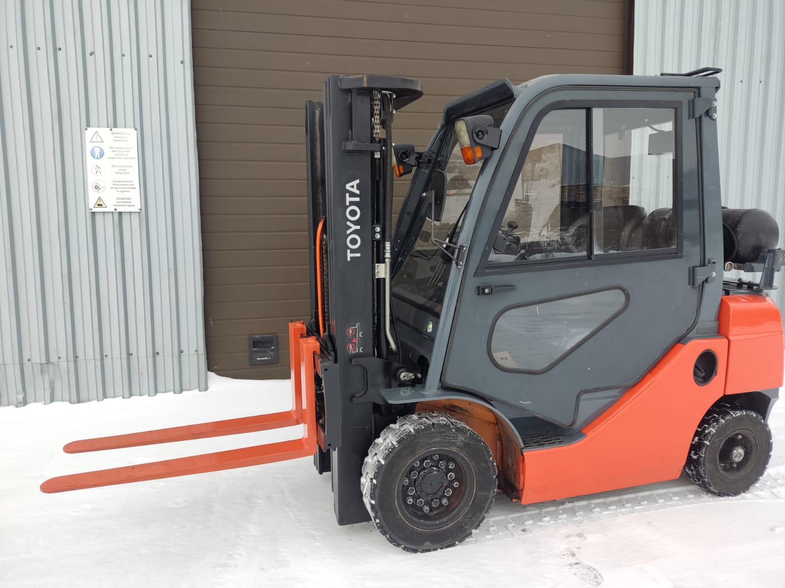 Погрузчик вилочный Toyota 32-8FG25
