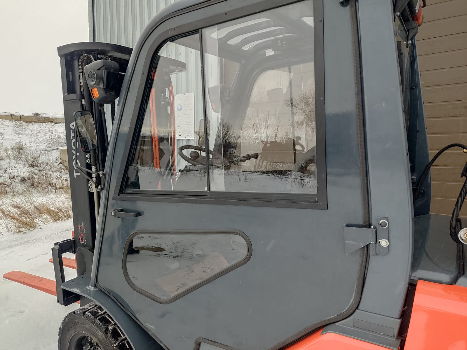 Погрузчик вилочный Toyota 32-8FG25 - фото 8