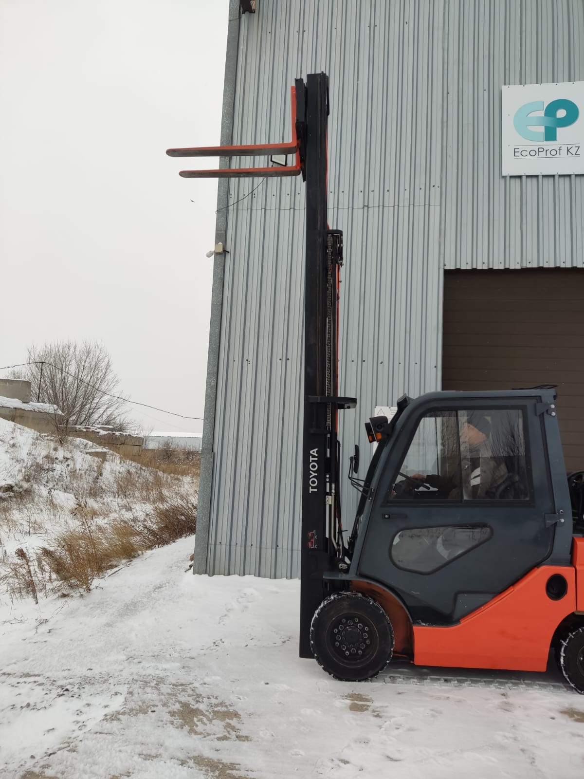 Погрузчик вилочный Toyota 32-8FG25 - фото 11