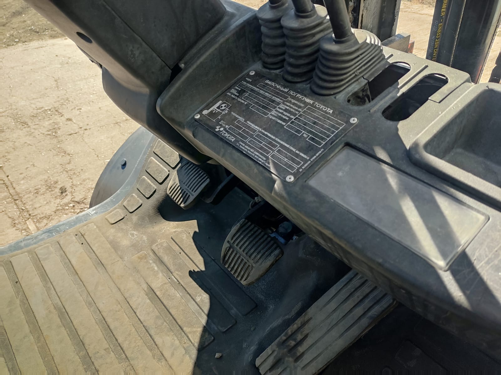 Погрузчик вилочный Toyota 32-8FG30 - фото 4