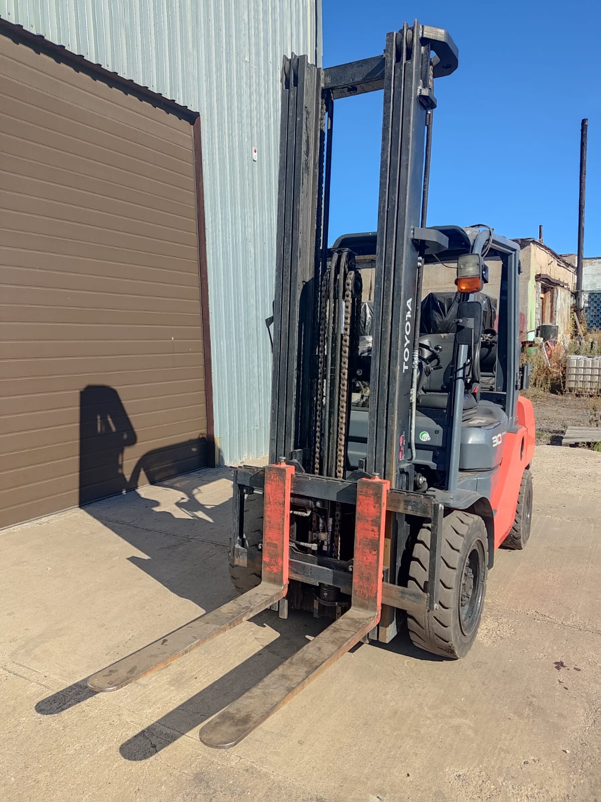 Погрузчик вилочный Toyota 32-8FG30 - фото 8
