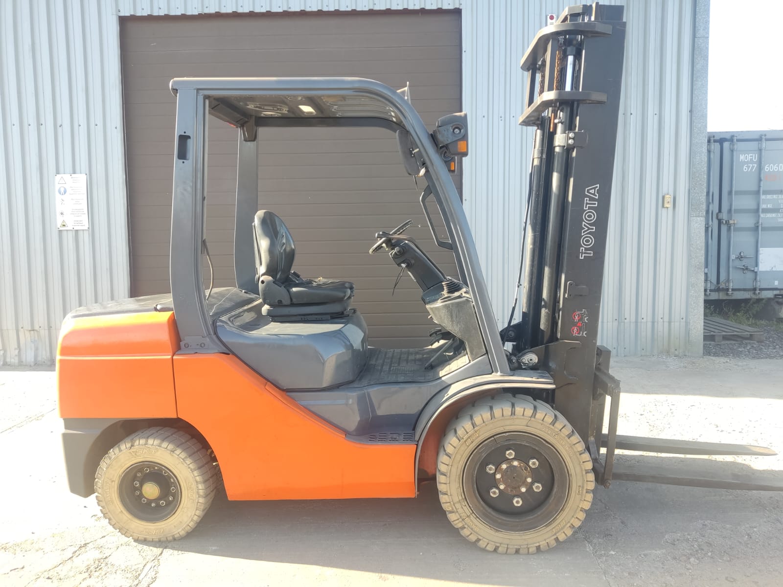 Вилочный погрузчик Toyota 32-8FGJ35