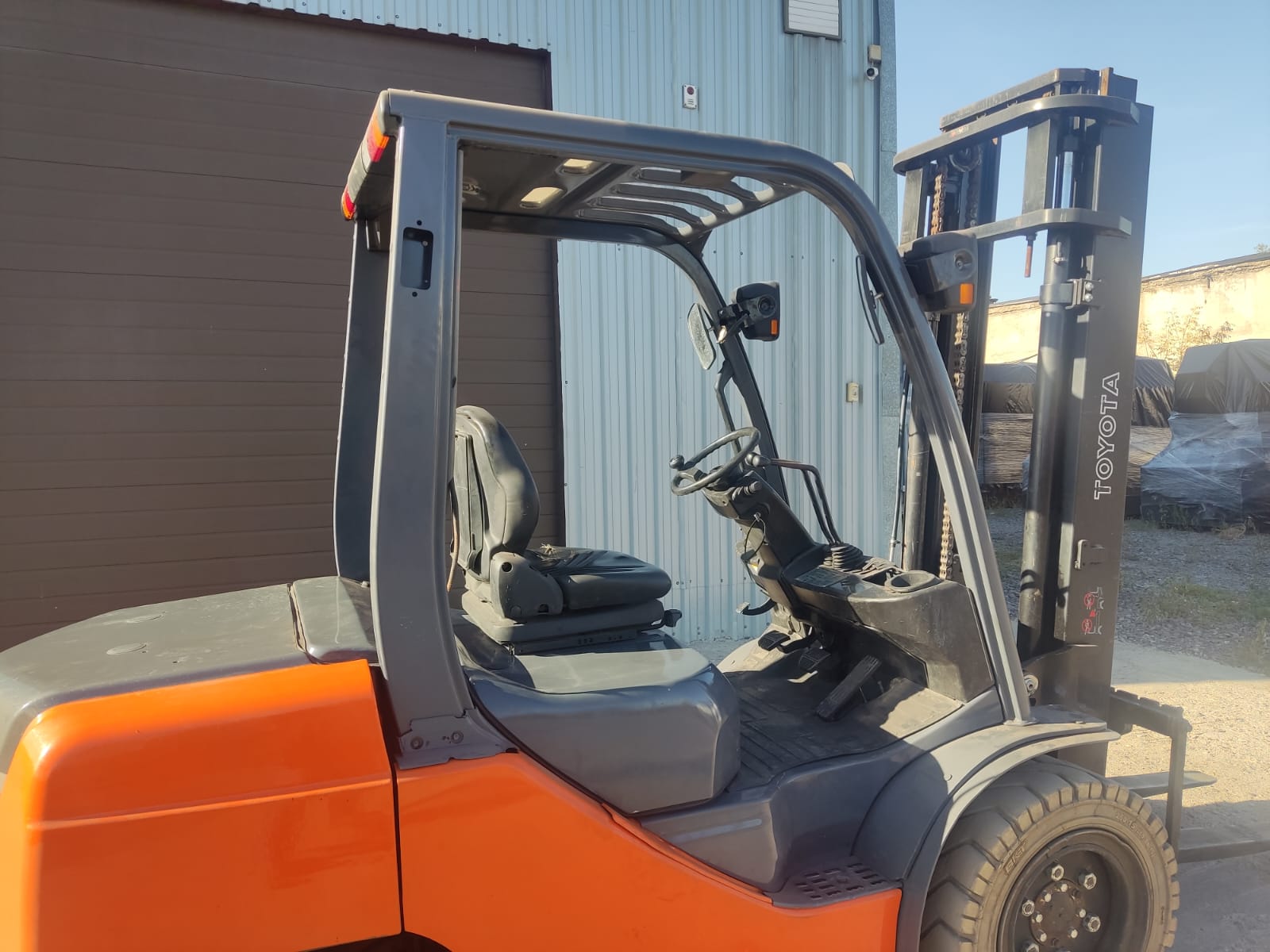 Вилочный погрузчик Toyota 32-8FGJ35 - фото 5